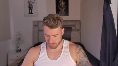 PAUL ROGER online show from November 2025 09:41:02 PM