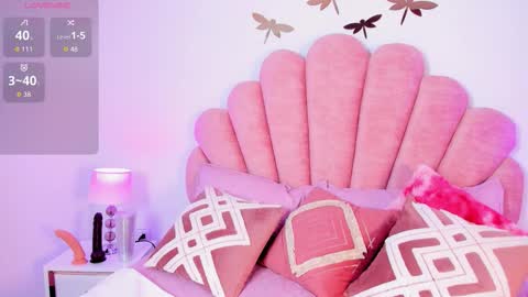 Paula   online show from December 2025 01:09:02 PM