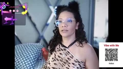 Paula online show from November 2025 09:15:02 PM