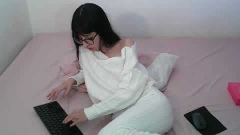   online show from October 2025 02:17:02 AM