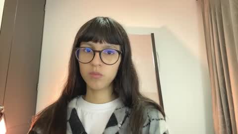 Snapshot of paulainblue chatting on June 2026 02:54:02 AM online show from June 2026 02:54:02 AM
