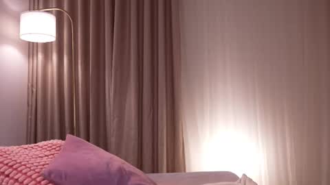 pauline_7 online show from January 2026 04:01:01 PM