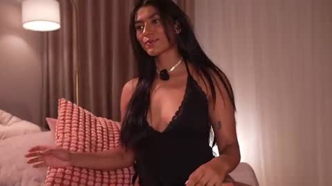 pauline_7 online show from June 2026 06:18:02 PM