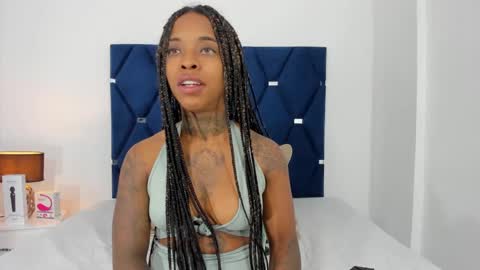 Pauline online show from October 2025 12:20:01 AM