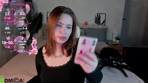 Erica online show from October 2025 10:19:02 AM