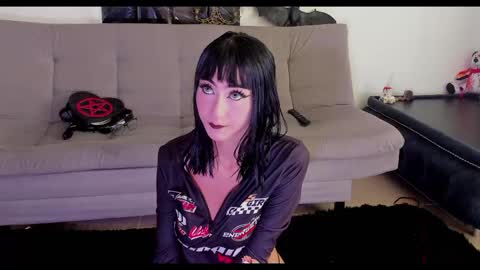 Pauline online show from October 2025 09:46:01 PM