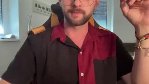 love bush online show from October 2025 02:14:02 PM