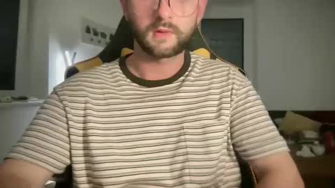 Snapshot of paulsimpsn chatting on May 2026 09:22:01 PM love bush online show from May 2026 09:22:01 PM