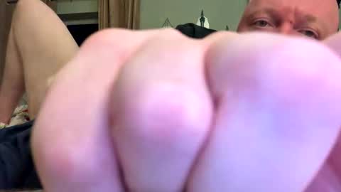 paulyb445 online show from November 2025 06:15:01 PM