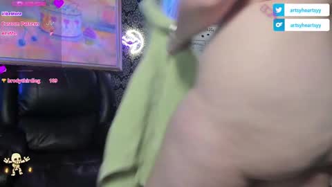 ArtsyHeartsyy online show from December 2024 05:09:02 AM