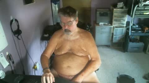 PcolaBottom online show from October 2025 07:11:02 PM