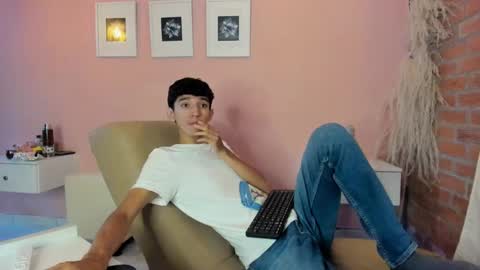 peach tyron online show from January 2025 12:58:01 PM