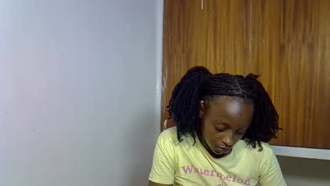 peachy_ebony online show from October 2025 01:40:01 AM