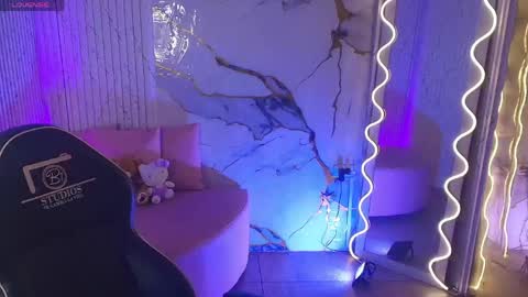 peachy_tay online show from April 2026 11:27:01 AM