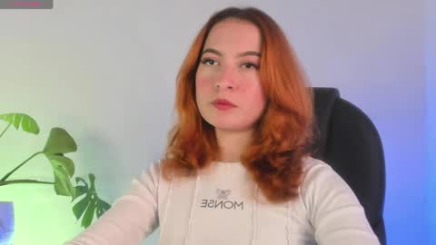 Snapshot of pear__moon chatting on May 2026 03:35:01 AM LILLY online show from May 2026 03:35:01 AM