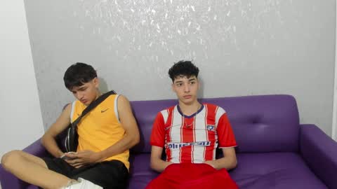 Snapshot of pelusos_mens chatting on December 2024 08:47:02 PM CAIN-19 ALLEN-18 RONALD-18 AUSTIN-18 MOD DANTE online show from December 2024 08:47:02 PM