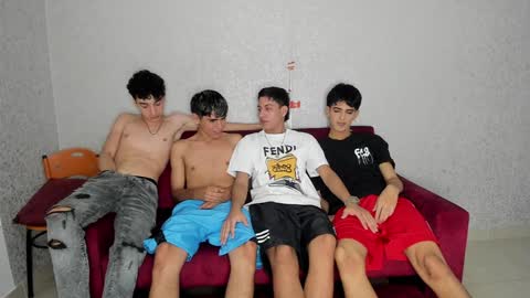 Snapshot of pelusos_mens chatting on January 2025 09:05:01 PM CAIN-19 ALLEN-18 RONALD-18 AUSTIN-18 MOD DANTE online show from January 2025 09:05:01 PM