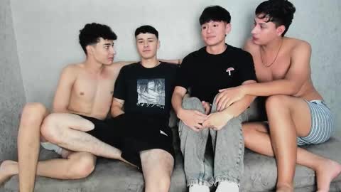 Snapshot of pelusos_mens chatting on October 2025 07:43:01 PM CAIN-19 ALLEN-18 RONALD-18 AUSTIN-18 MOD DANTE online show from October 2025 07:43:01 PM