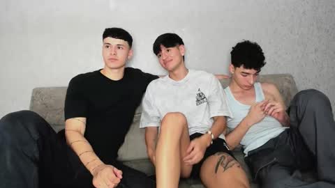 Snapshot of pelusos_mens chatting on October 2025 07:45:01 PM CAIN-19 ALLEN-18 RONALD-18 AUSTIN-18 MOD DANTE online show from October 2025 07:45:01 PM