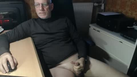 Pemue65 online show from December 2025 07:24:01 AM