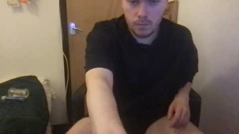 Snapshot of pennguin00 chatting on December 2024 08:45:02 PM pennguin00 online show from December 2024 08:45:02 PM