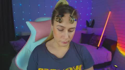 Dia  online show from February 2025 11:15:01 PM