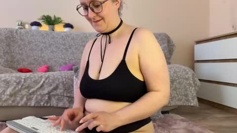 Snapshot of pepper_corn chatting on May 2026 01:05:02 PM Olga and Kirill online show from May 2026 01:05:02 PM