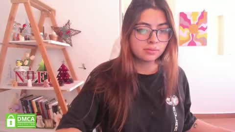 Sarah Ana Banana online show from November 2025 07:27:01 PM