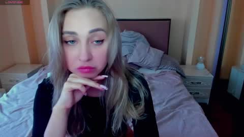 Julia online show from April 2026 07:36:01 AM