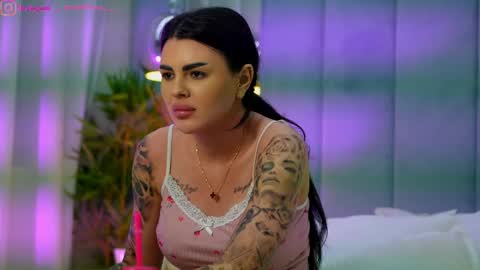 Dee online show from April 2026 08:10:01 PM