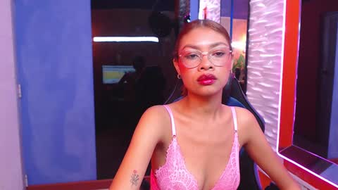 Perla online show from February 2025 03:15:02 PM