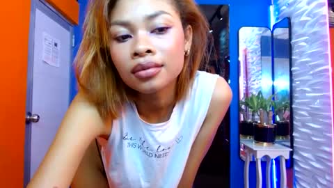 Perla online show from March 2025 06:26:02 PM