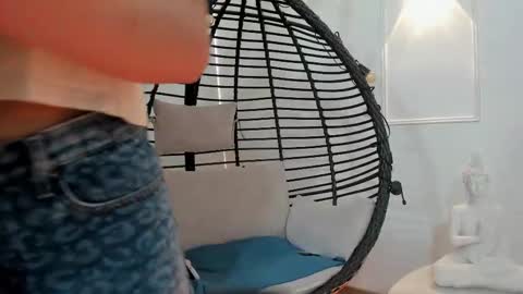 Persefone  online show from November 2025 11:45:01 AM