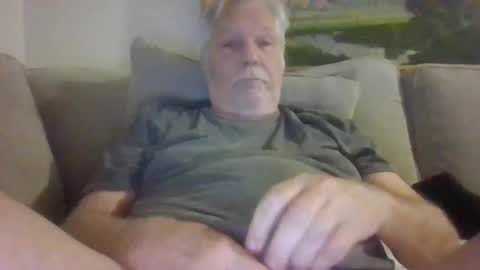 Snapshot of pervdude01 chatting on December 2024 10:13:01 AM Nut4aNickel online show from December 2024 10:13:01 AM