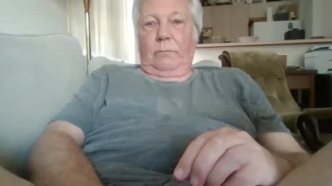 Snapshot of pervdude01 chatting on September 2025 06:42:02 PM Nut4aNickel online show from September 2025 06:42:02 PM