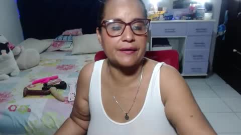 Snapshot of pervert_mommy_x chatting on April 2026 10:18:01 AM SAMY online show from April 2026 10:18:01 AM