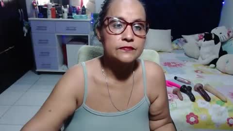 Snapshot of pervert_mommy_x chatting on July 2026 09:40:01 AM SAMY online show from July 2026 09:40:01 AM