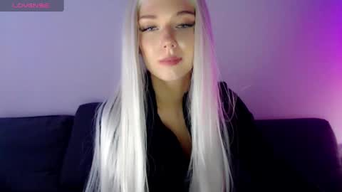 Snapshot of pervyblonde chatting on January 2025 01:21:01 PM Isabella online show from January 2025 01:21:01 PM