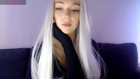 Snapshot of pervyblonde chatting on January 2025 09:16:02 AM Isabella online show from January 2025 09:16:02 AM