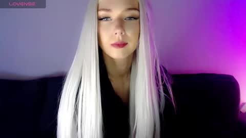 Snapshot of pervyblonde chatting on March 2025 08:13:02 AM Isabella online show from March 2025 08:13:02 AM