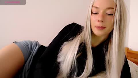 Isabella online show from March 2026 07:23:01 AM