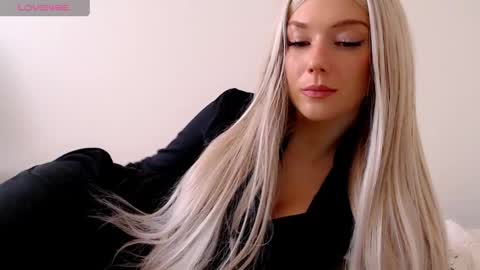 Isabella online show from March 2026 09:24:02 AM