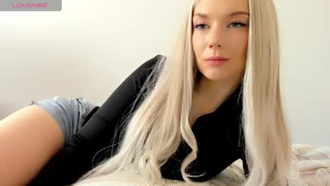 Isabella online show from May 2026 07:57:01 AM