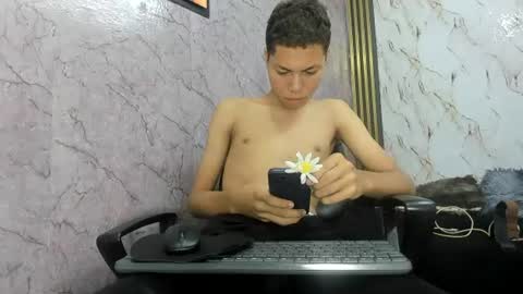 Snapshot of petal_bigx19 chatting on July 2026 07:16:01 PM petal_bigx19 online show from July 2026 07:16:01 PM