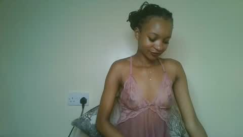 Snapshot of petal_palette chatting on June 2026 09:07:02 AM Lolly online show from June 2026 09:07:02 AM
