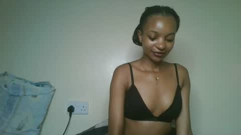 Snapshot of petal_palette chatting on June 2026 07:25:01 AM Lolly online show from June 2026 07:25:01 AM