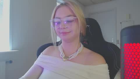 Snapshot of petalkiss chatting on September 2025 01:45:02 PM petalkiss online show from September 2025 01:45:02 PM