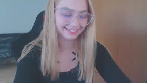 Snapshot of petalkiss chatting on September 2025 01:57:02 PM petalkiss online show from September 2025 01:57:02 PM