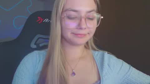 Snapshot of petalkiss chatting on October 2025 06:27:02 PM petalkiss online show from October 2025 06:27:02 PM