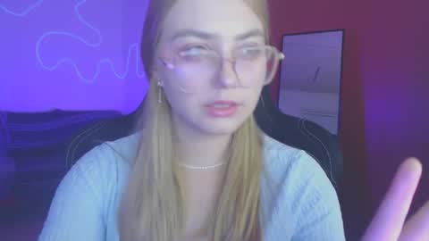 Snapshot of petalkiss chatting on October 2025 07:03:02 PM petalkiss online show from October 2025 07:03:02 PM
